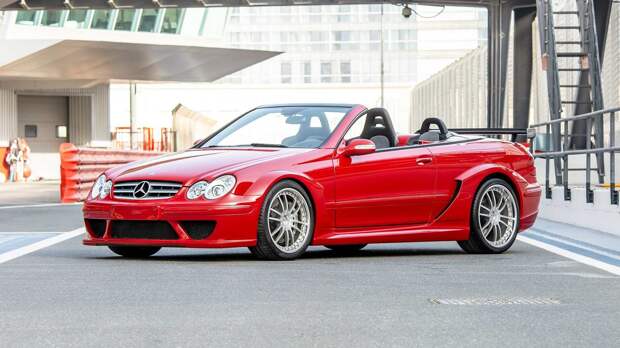 Очень редкий и яркий кабриолет Mercedes-Benz CLK DTM AMG