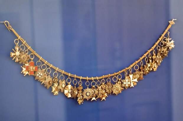 В Ульяновске открылась выставка «Драгоценные ордена»