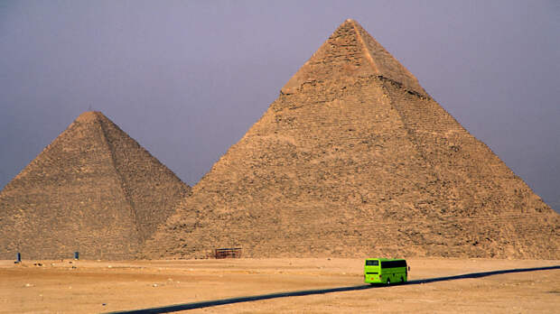 В Египте задержали гида, рисовавшего на пирамиде в Саккаре