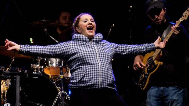 Пусть в тбилисских ресторанах теперь поет на бис: Катамадзе 11 лет мужественно выступала с концертами в стране-оккупанте