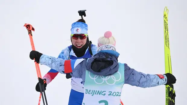 Вопреки давлению: как российские биатлонистки удивили в эстафете и завоевали серебро на Олимпиаде