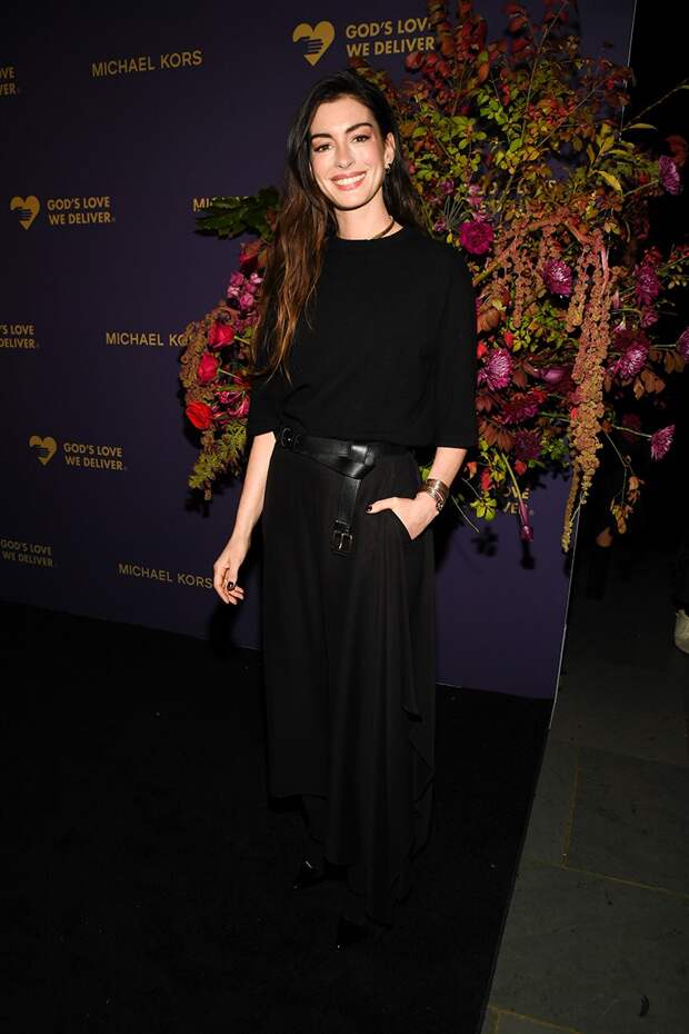 Добрые сердца и вензеля: Энн Хэтэуэй, Хлоя Севиньи и Джиджи Хадид