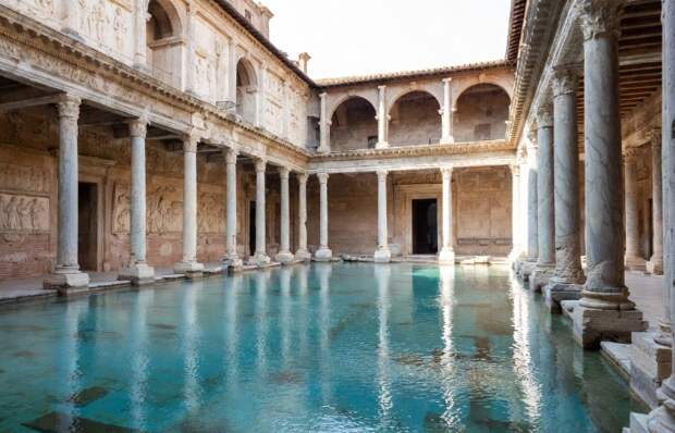 Как римляне избавили жителей Помпеи от смрада и грязи в термах