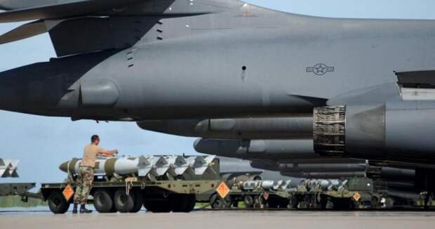 бомбардировщик B-1B Lancer