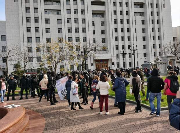 Майдана не будет – в Хабаровске ОМОН пресек незаконные действия протестующих