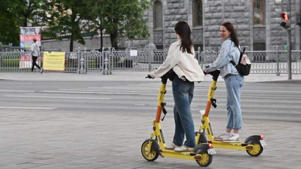 «Яндекс Go» приостановил аренду самокатов в Москве и области из-за непогоды