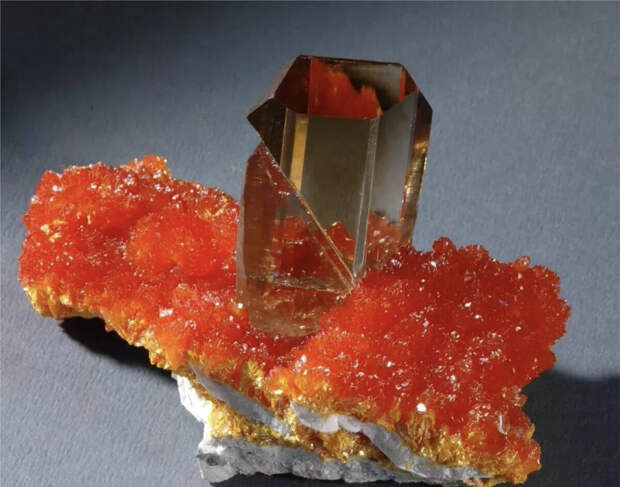 Здесь галерея - листайте. Сульфид мышьяка - аурипигмент