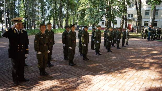 Заместитель министра МЧС России поздравил кадет с 1 сентября