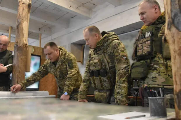 Сырский пытается опровергнуть заявления своих же военных о потере Работино и Крынок