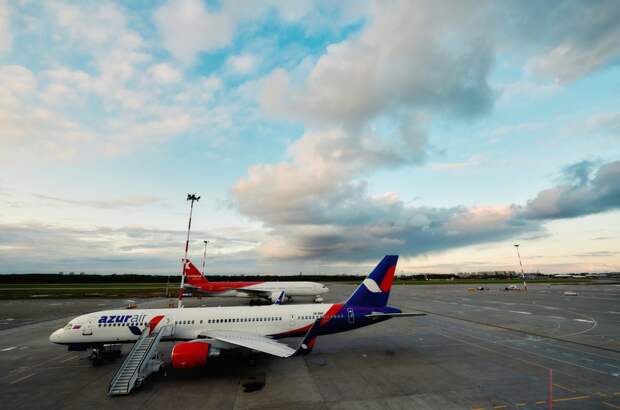 Российскую авиакомпанию призвали проверить двигатели самолетов после двух инцидентов