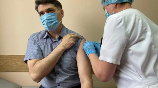 Владимир Пушкарев сделал прививку от COVID-19