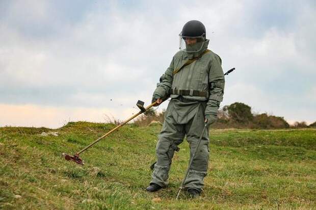 В Джанкойском районе Крыма из-за взрывов боеприпасов повреждены 9 многоквартирных и 70 частных домов