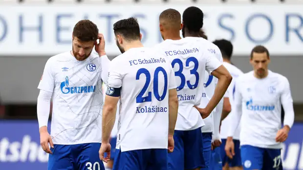 Болельщики атаковали футболистов «Шальке» после вылета из Бундеслиги