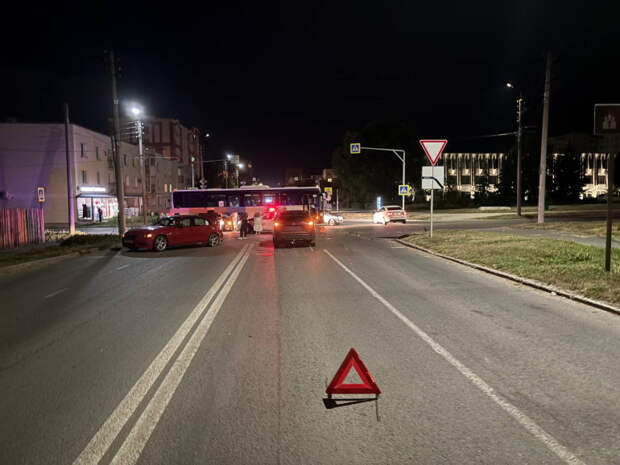 Трое детей пострадали в массовой аварии с тремя машинами в Сызрани