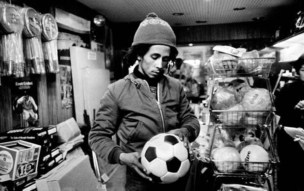 Боб Марли, 1974 год/ Фото: Деннис Моррис