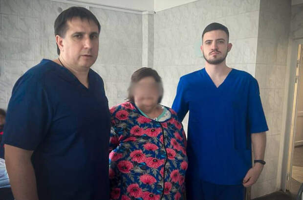 Краснодарские врачи спасли пациентку с огромным камнем в желчном пузыре