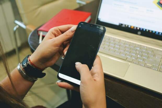 Нерабочий интернет на смартфоне/ Фото: amic.ru