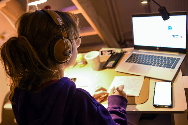 Музаев: Рособрнадзор обсуждает целесообразность домашнего задания из-за ИИ