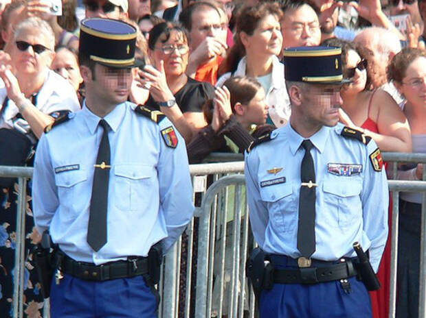 Гуркхи, сипаи и другие: самые экзотические военные формы мира
