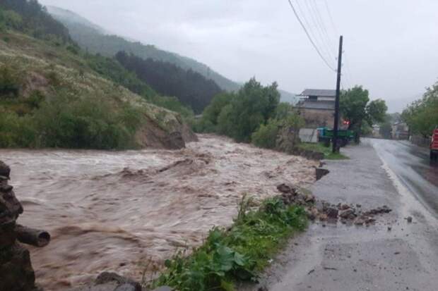 В Армении из-за ливней началось наводнение