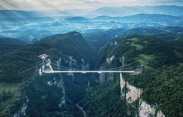 Стеклянный мост Чжанцзяцзе был открыт в августе 2016 года Хэбэй, высота, китай, мост, стекло, турист, фото, фотомир