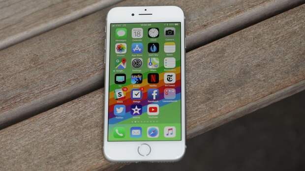 iPhone 8: вялые продажи, 6 баллов по шкале ремонтопригодности iFixit
