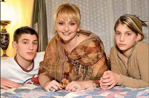 3брака по любви и один по необходимости Ии Нинидзе