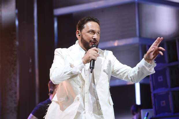 Стас Михайлов признался, что в детстве мечтал о конфетах и красной икре на Новый год