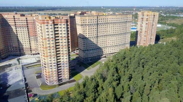 Юровский парк под крылом Воробьева: казнокрадство и девушки в красном Юровский парк под крылом Воробьева: казнокрадство и девушки в красном