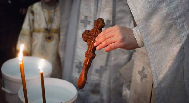 Священник назвал неуместными застолья 23 Февраля