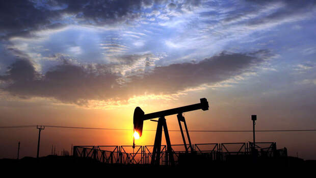 Аналитик Хазанов заявил, что ответ РФ на потолок цен сделает нефть и дизель для ЕС золотыми