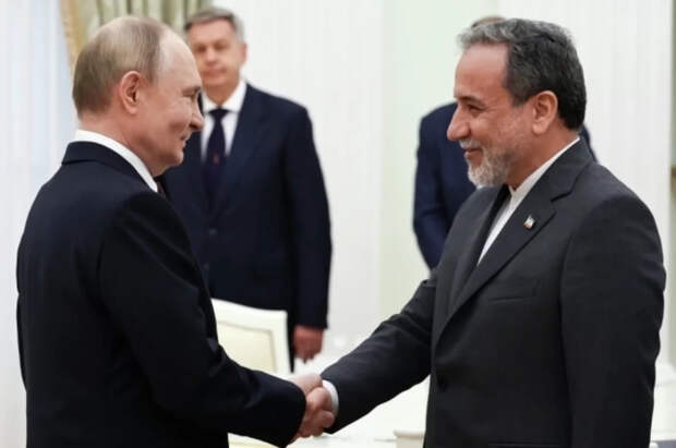 В Иране заявили, что глава МИД Аракчи 27 апреля встретится с Путиным