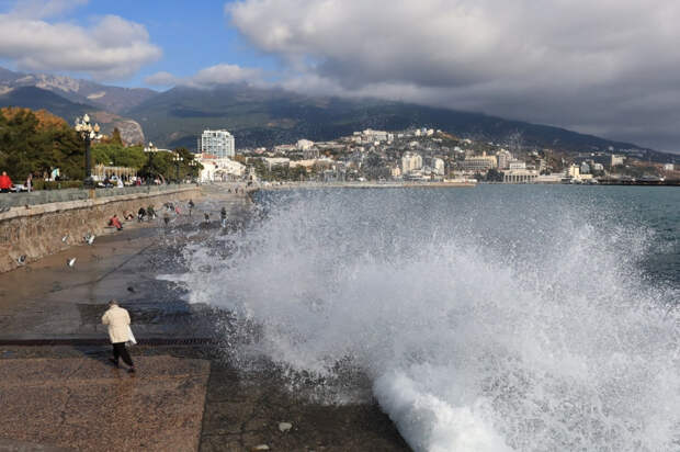В Крыму ожидаются сильные дожди, ветер и возможны подтопления территориий