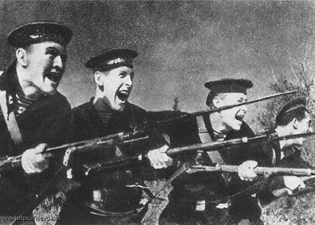 «Чёрные дьяволы»: почему немцы так боялись атак советских морпехов