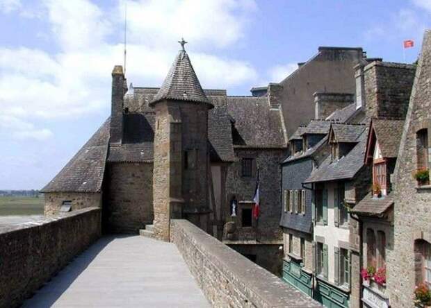 Город Мон-Сен-Мишель во Франции Город Мон-Сен-Мишель во Франции