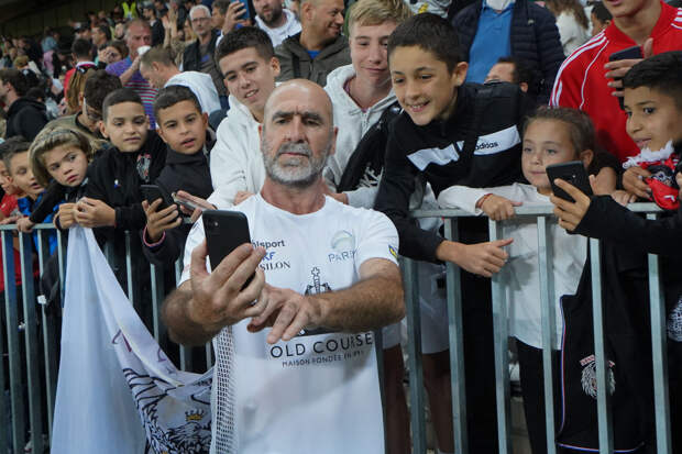 Эрик Кантона: Роналду должен смириться со старостью