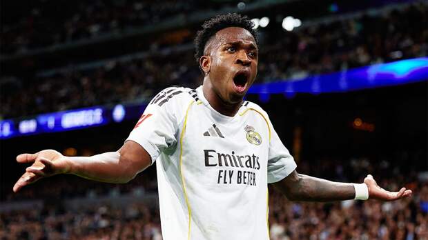 «Я миллионер, а его кто знает?» Скандал после поражения «Реала»: Винисиус взбесился и унизил автора победного гола