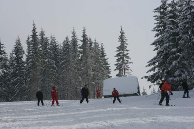 На украинском горнолыжном курорте из-за отключений света остановились подъемники