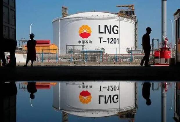 Китай втридорога перепродает российский подорожавший СПГ