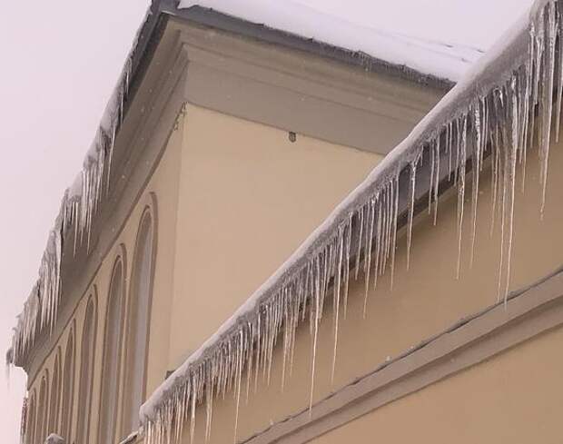 В Кемеровской области штрафы ужесточили за снег, грязь и дрова