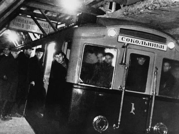 9 исторических фото метро
