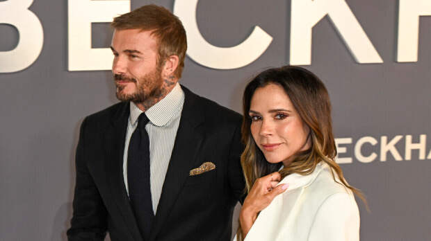 Гламурные Бекхэмы предстали на новом селфи: Викторию снова осудили в соцсети