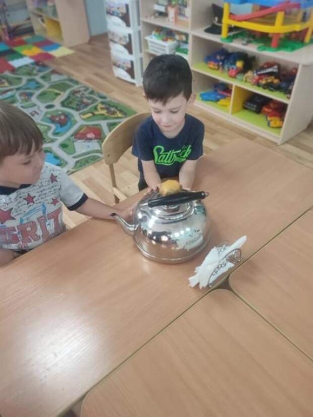 В средней группе Незабудки прошло занятие о вкусной и здоровой пище. 07