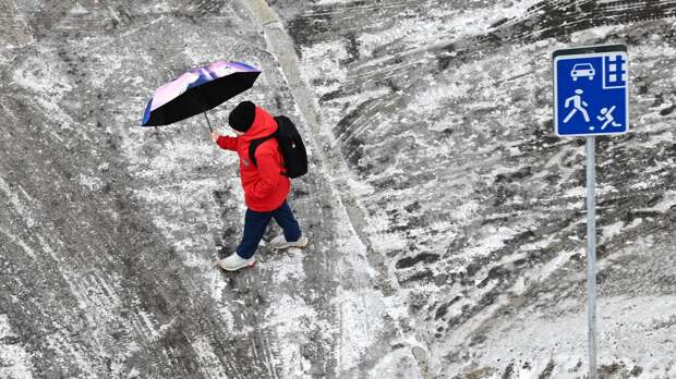 В Москве перед майскими праздниками образуется снежный покров
