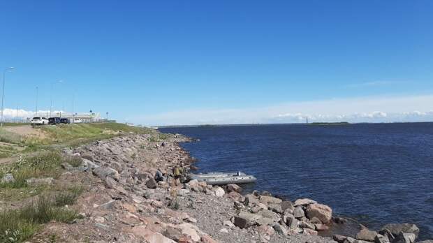 МЧС Киргизии сообщило об эвакуации людей после частичного прорыва дамбы