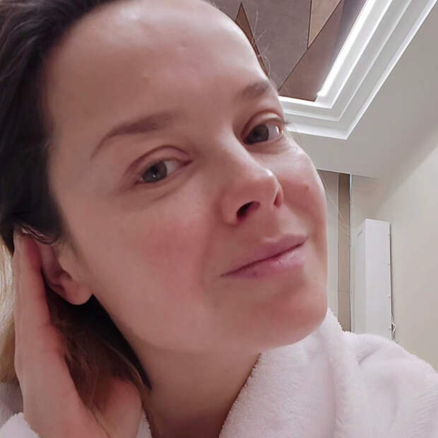 40-летняя звезда Comedy Woman показала внешность без макияжа