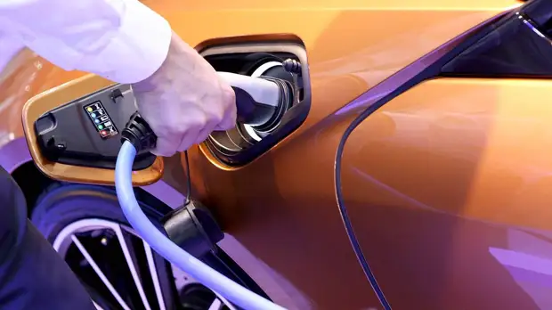 Более 200 станций для зарядки электромобилей установят в столице в 2022 году