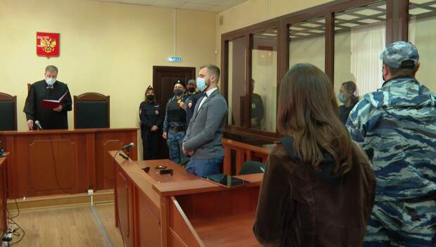 «Ударил по голове не менее 10 раз»: Присяжные признали отчима виновным в убийстве 5-летней Даши, но оправдали по статье о надругательстве