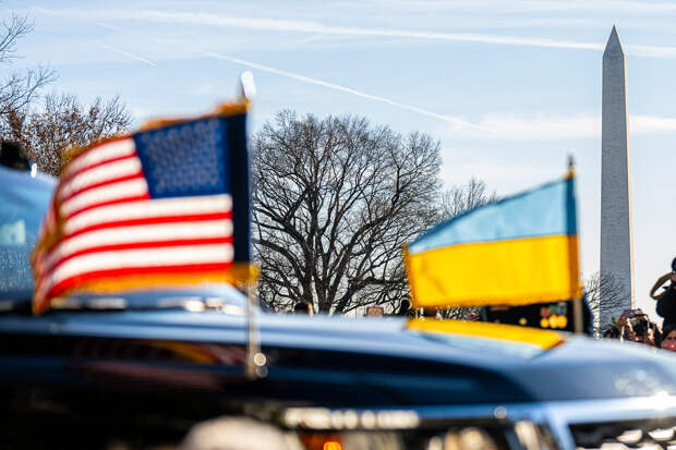 The Hill: Новый пакет помощи от США не сможет решить проблемы Киева