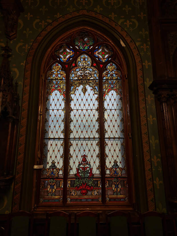 Фото: Парадная гостья. Готическая столовая